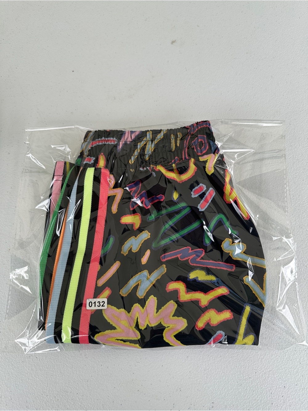 Adidas Originals Graffiti Print Shorts Boys Youth M 11-12Y Multicolor